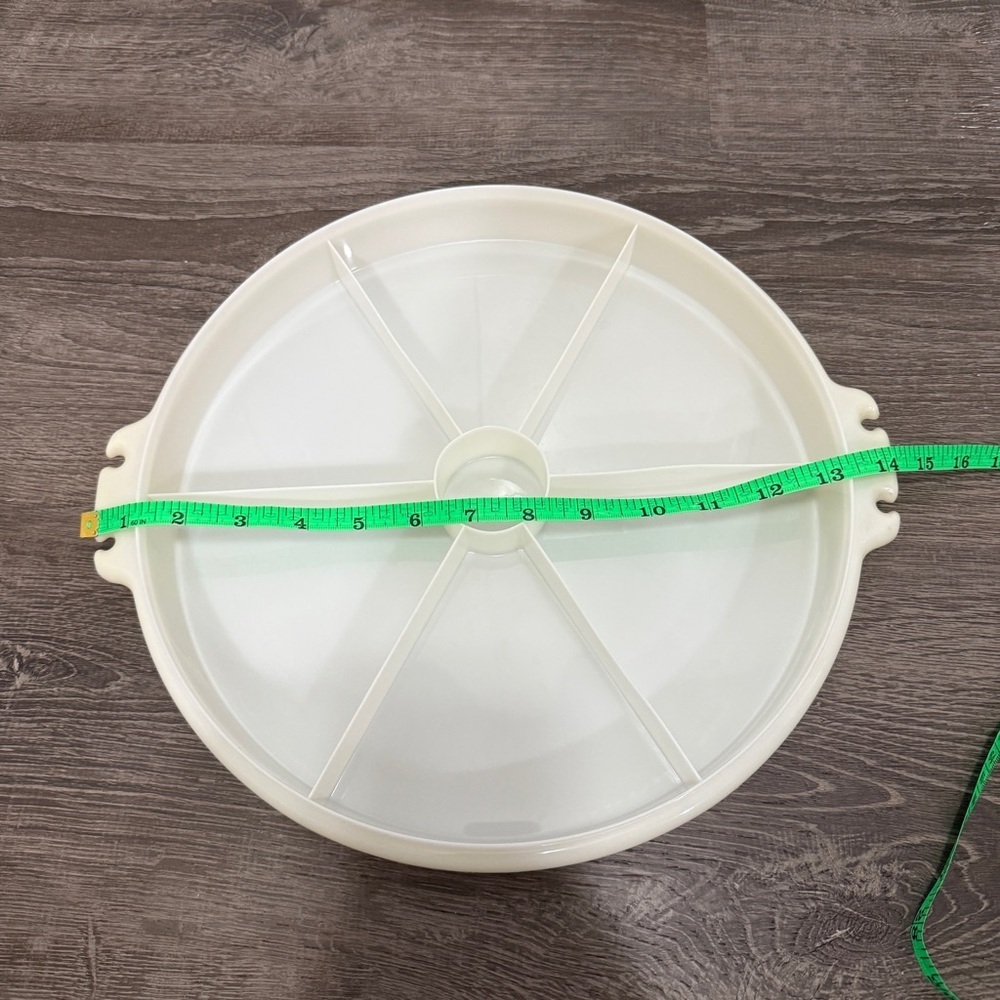 Vintage Tupperware 12" Round Veggie Carrier / Keeper - Picture 8 of 9